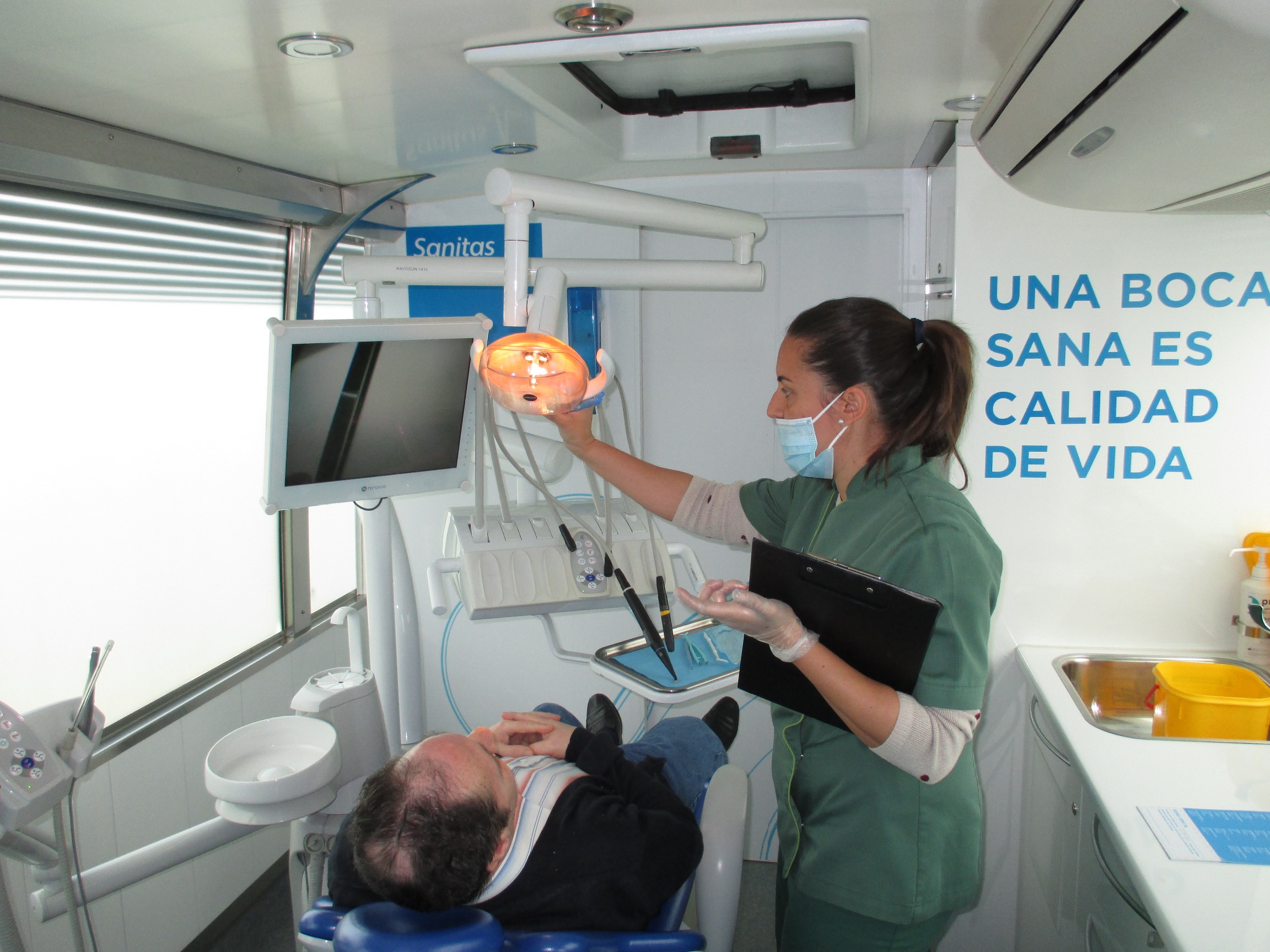 Unidad Móvil de Sanitas Dental visita el centro de Sanitas Residencial Moraleja el de Las Rozas - Dependencia Social Media